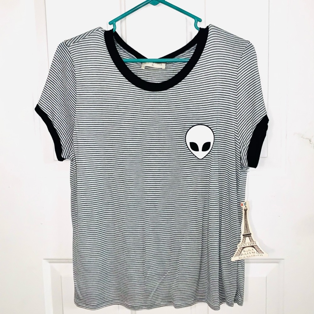 Alien tee